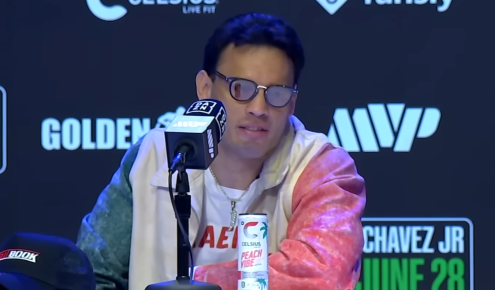 ฮูลิโอ เซซาร์ ชาเวซ จูเนียร์ พบ จอน ไคเซโด 25 เมษายน ที่เม็กซิโก