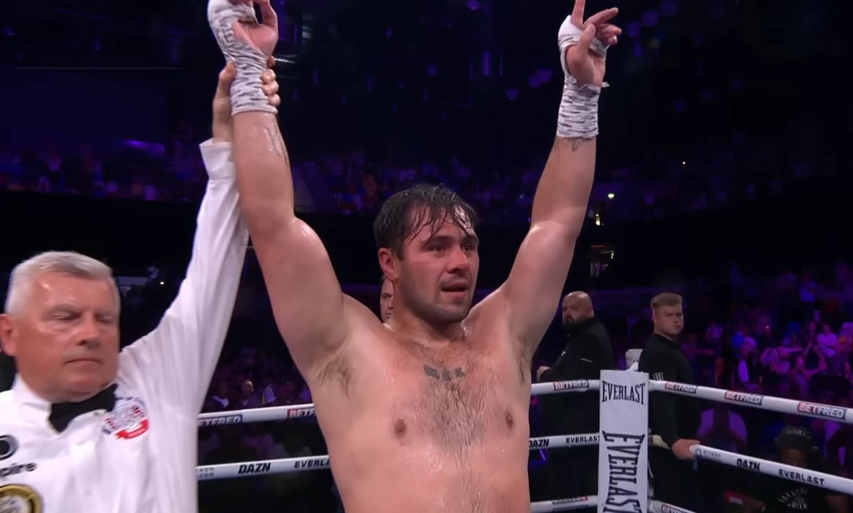 เดวิด อัลเลน กลับบ้านที่ดอนคาสเตอร์ พบ  ฟิลิป ฮอร์โกวิช