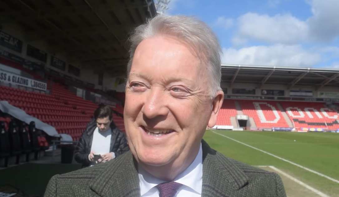 วอร์เรนขู่ฟ้อง WBC หากไม่สั่ง อูซิก ป้องกันแชมป์กับ คาบาเยล