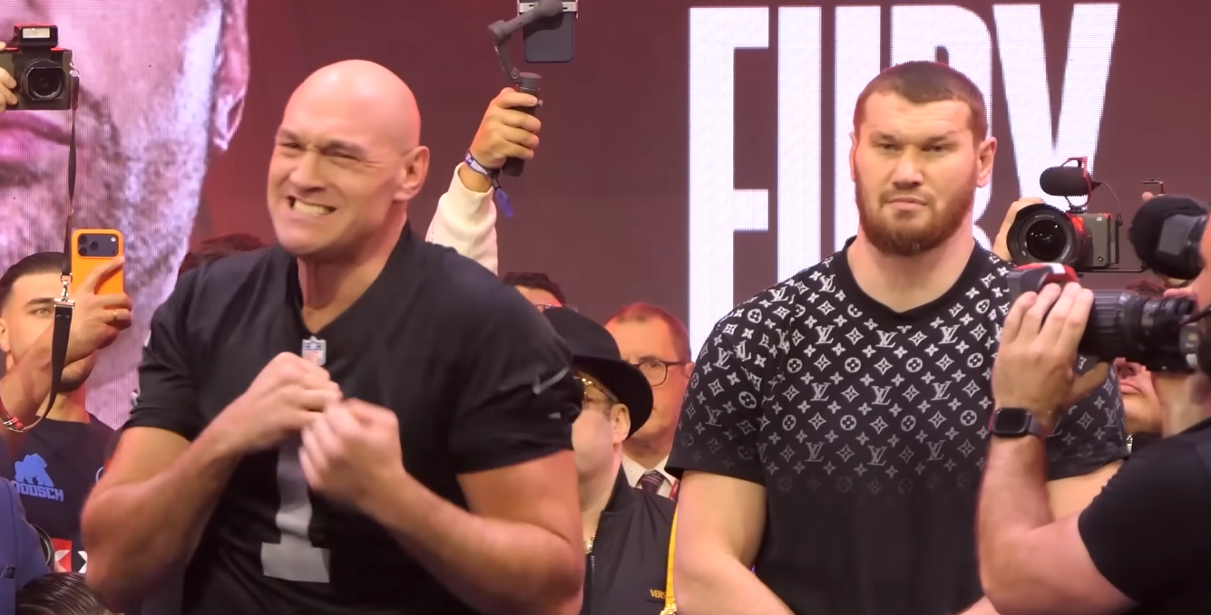 ชั่งก่อนชก ฟิวรี เบากว่าเดิมแต่ยังหนักกว่า มัคห์มูดอฟ เล็กน้อย