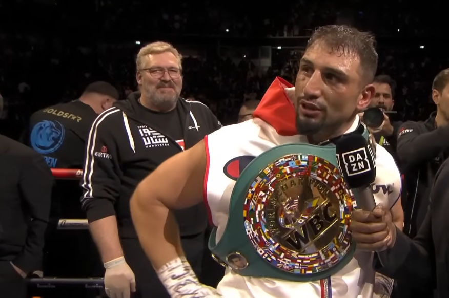 อาจิต คาบาเยล รอดูผลการชก อูซิก-เวอร์โฮเวน ก่อนตัดสินใจก้าวต่อไป